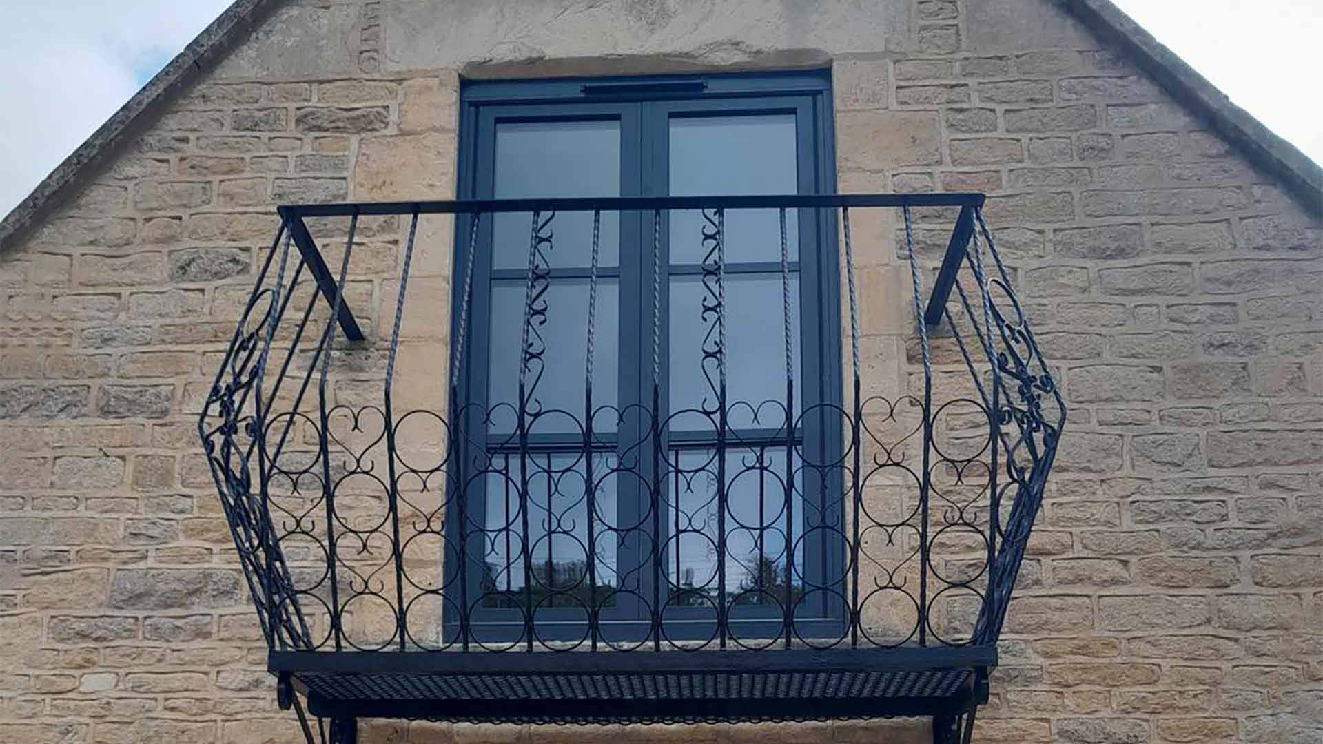 667928e47b60876a1fcf780b Gothic anthracite grey heritage window